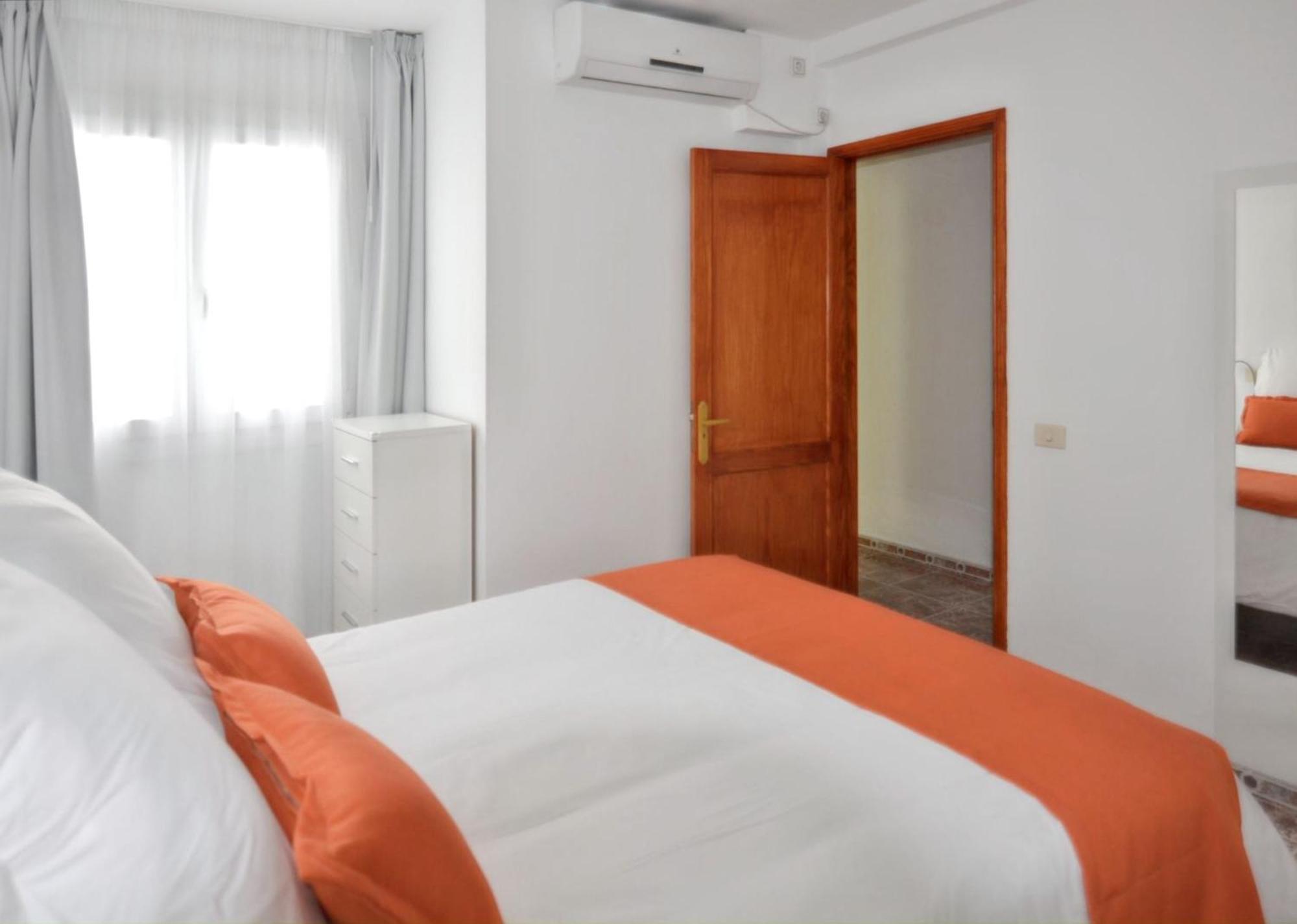 Modern Apartment With Mountain View In Arinaga Buitenkant foto