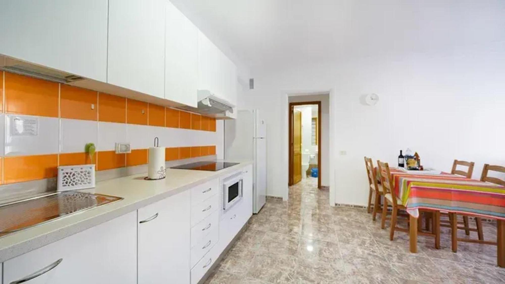 Modern Apartment With Mountain View In Arinaga Buitenkant foto